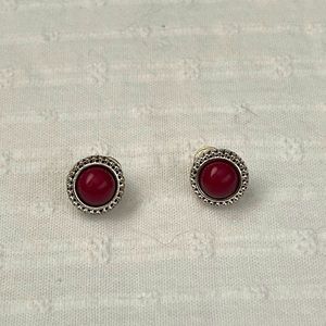 Round earring stud